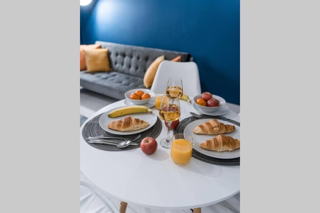 Cheerful Homely Apartment: Cozy Stay Near Glasgow Airport Exterior photo
